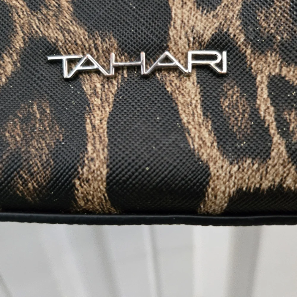 Tahari shoulder bag - Picture 2 of 16